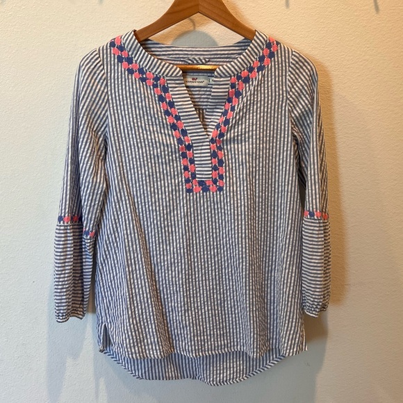 Vineyard Vines Tops - Vineyard Vines Embroidered Seersucker Striped Tunic Women’s Size XS